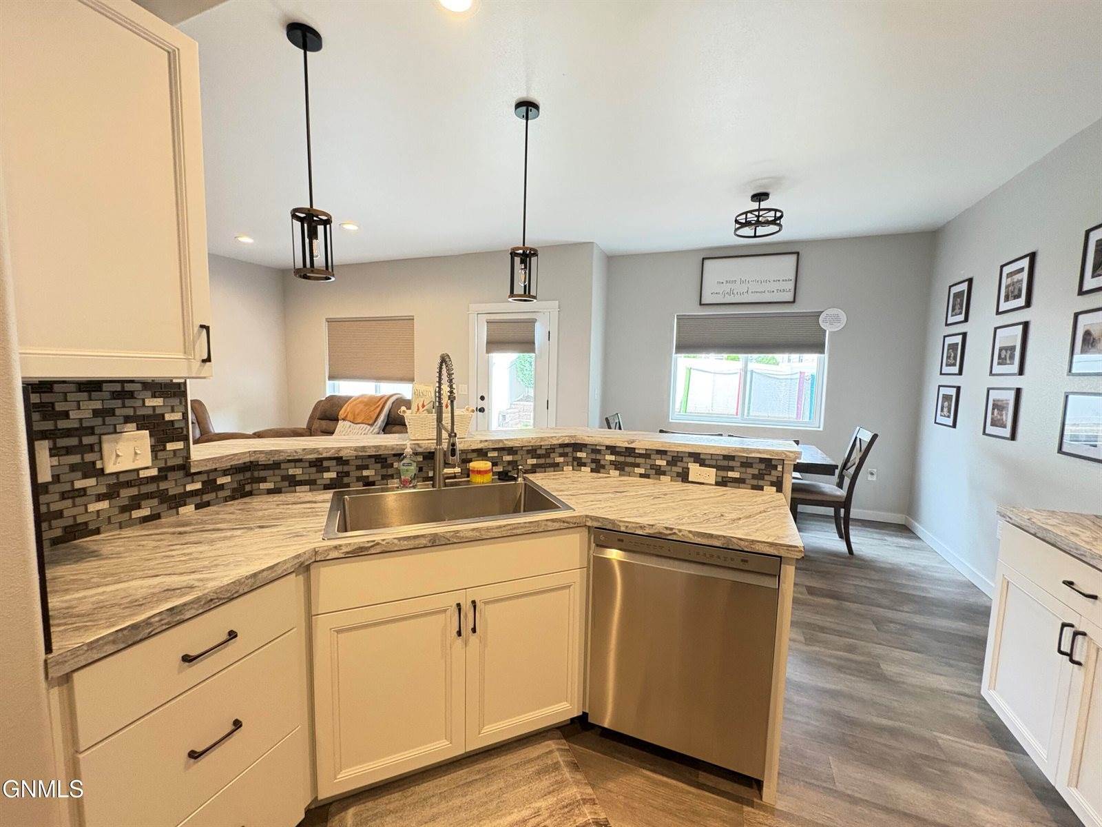 2816 23rd Street West, Williston, ND 58801