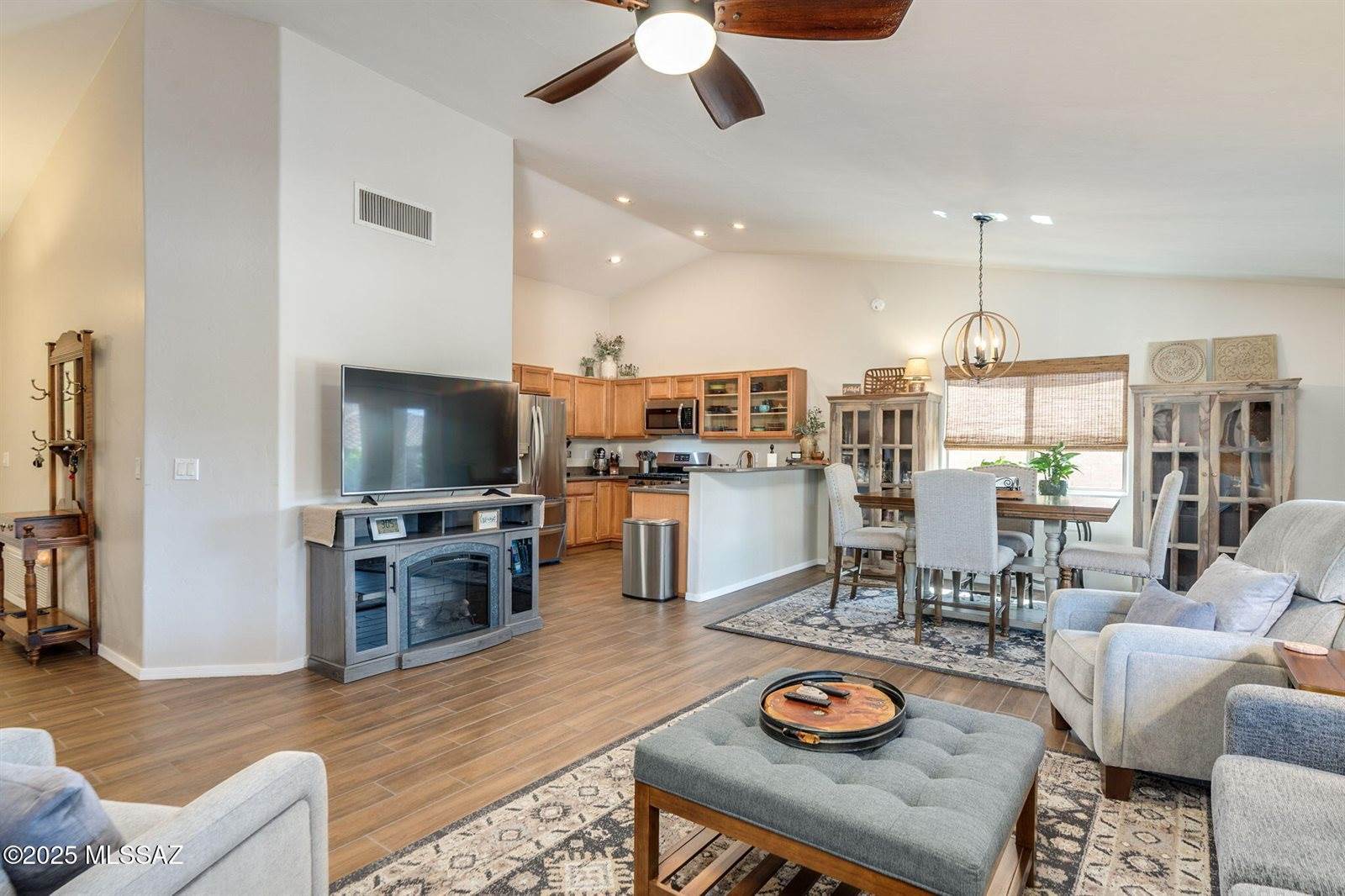 1011 East Providence Canyon Drive, Sahuarita, AZ 85629