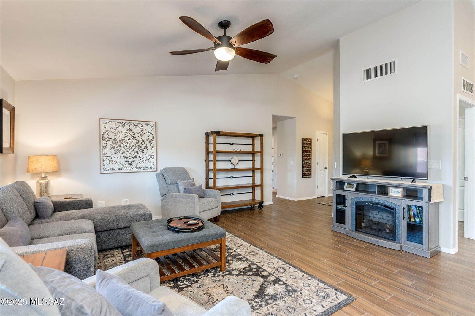 1011 East Providence Canyon Drive, Sahuarita, AZ 85629