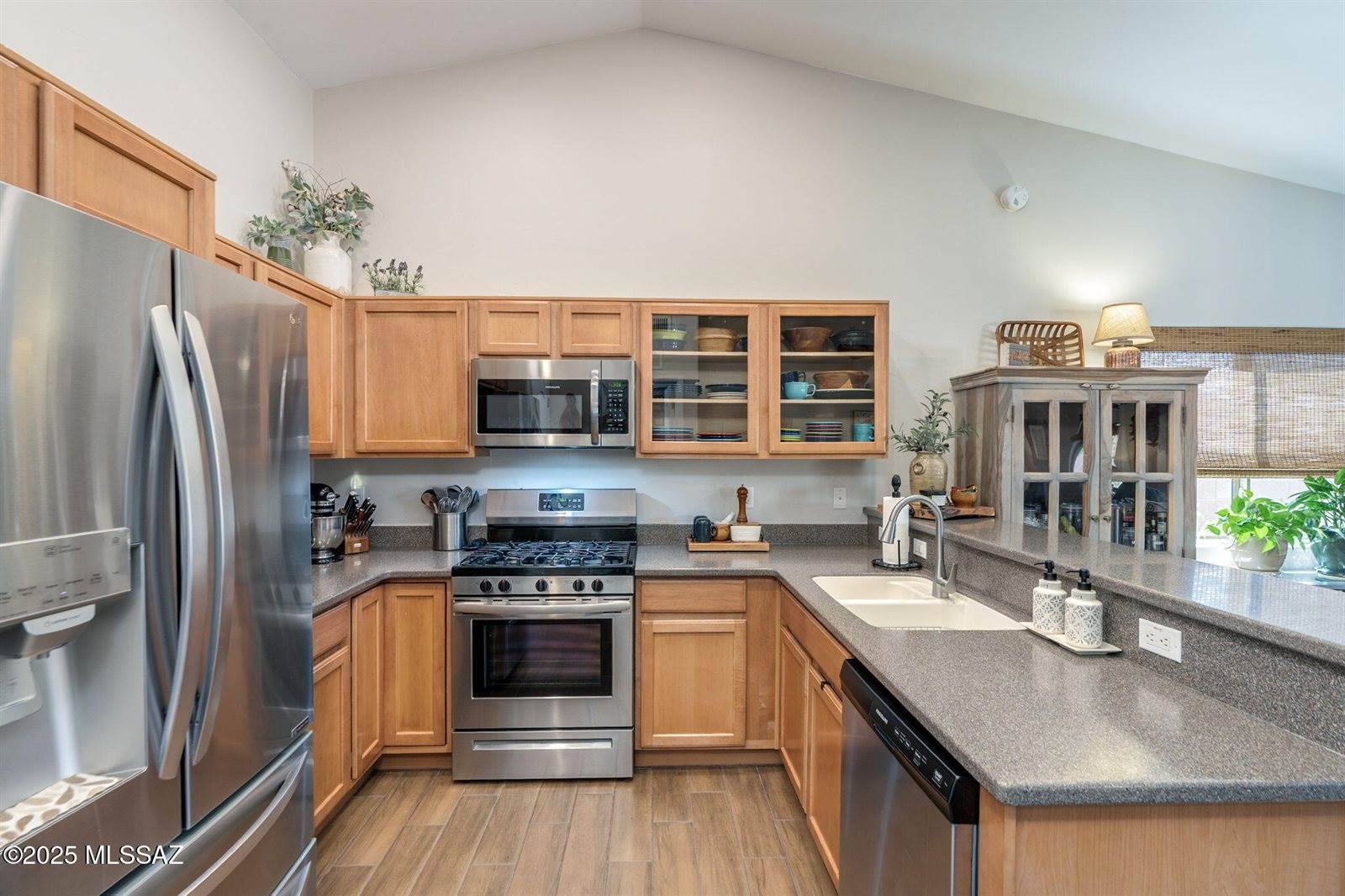 1011 East Providence Canyon Drive, Sahuarita, AZ 85629