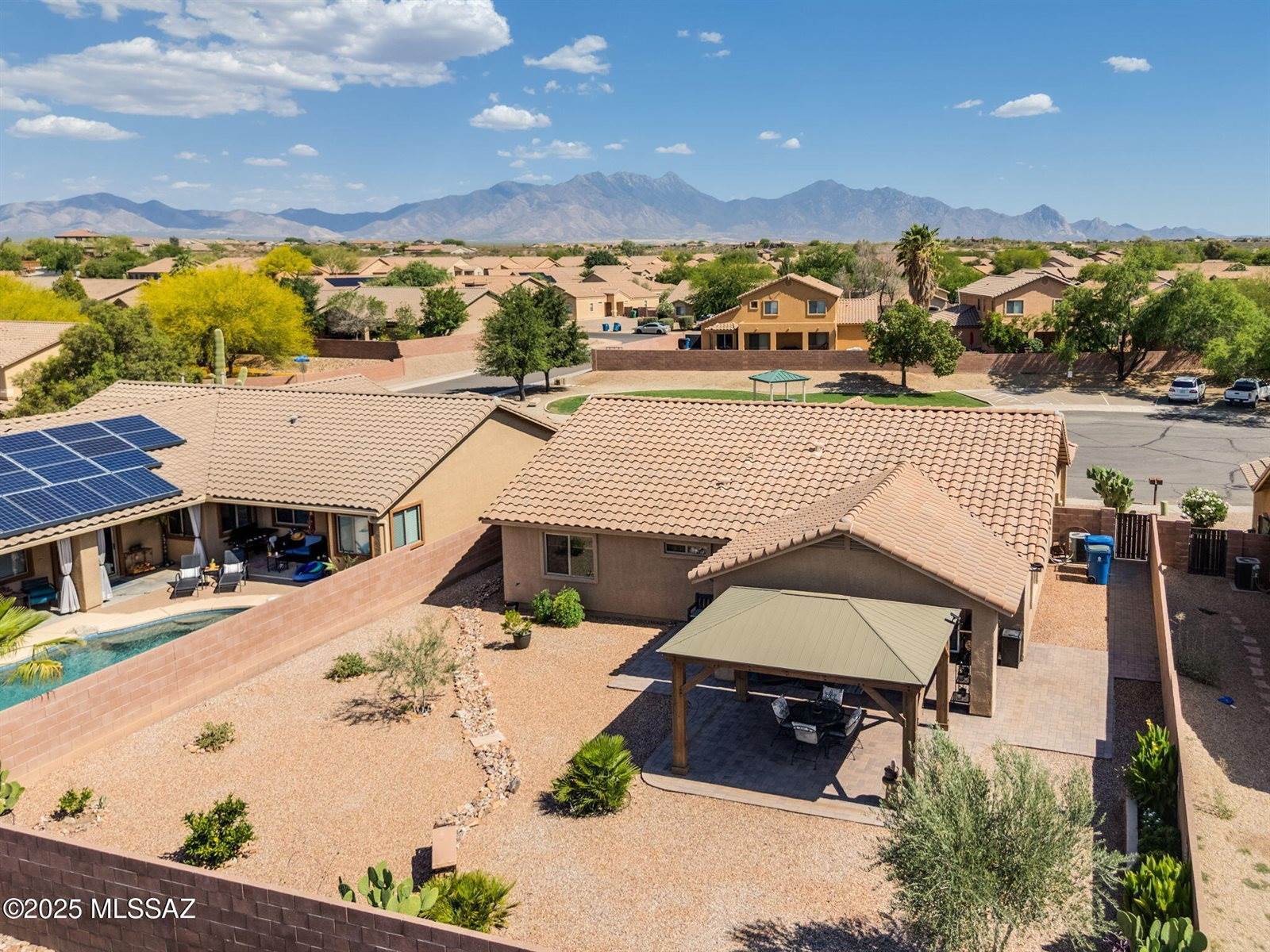 1011 East Providence Canyon Drive, Sahuarita, AZ 85629