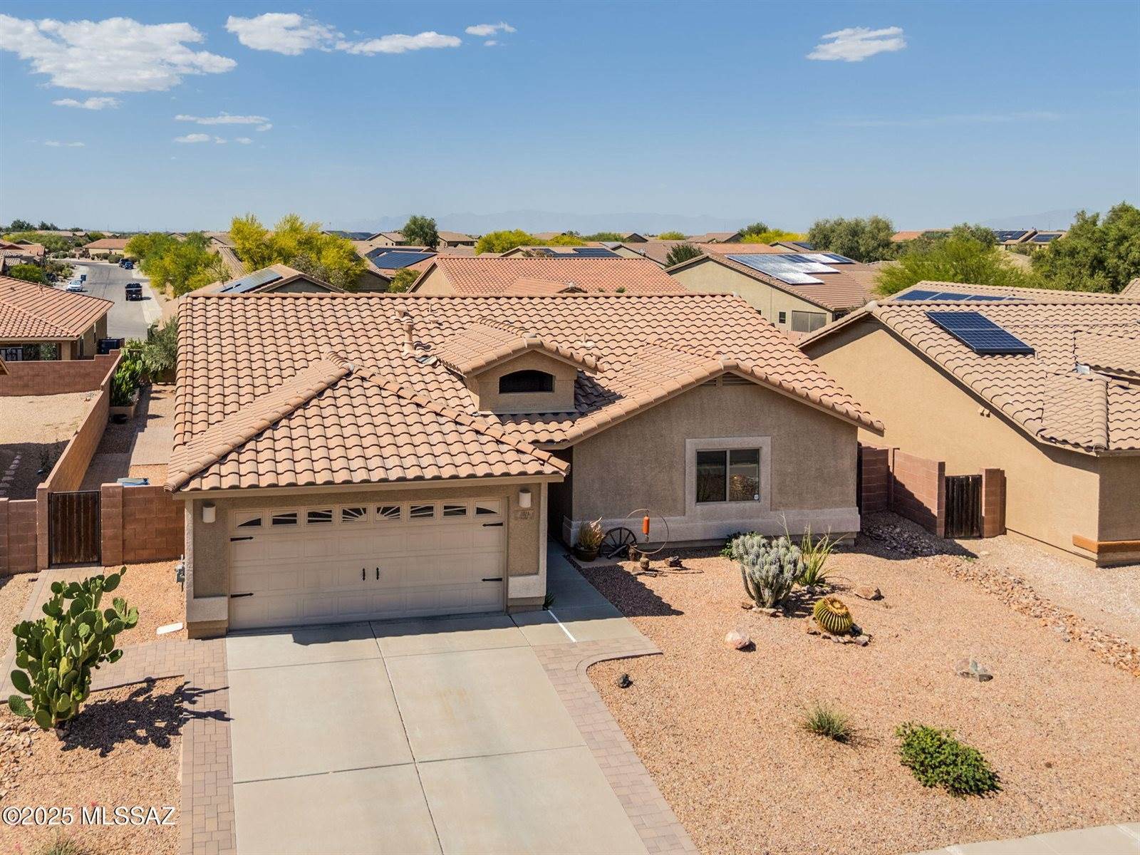 1011 East Providence Canyon Drive, Sahuarita, AZ 85629