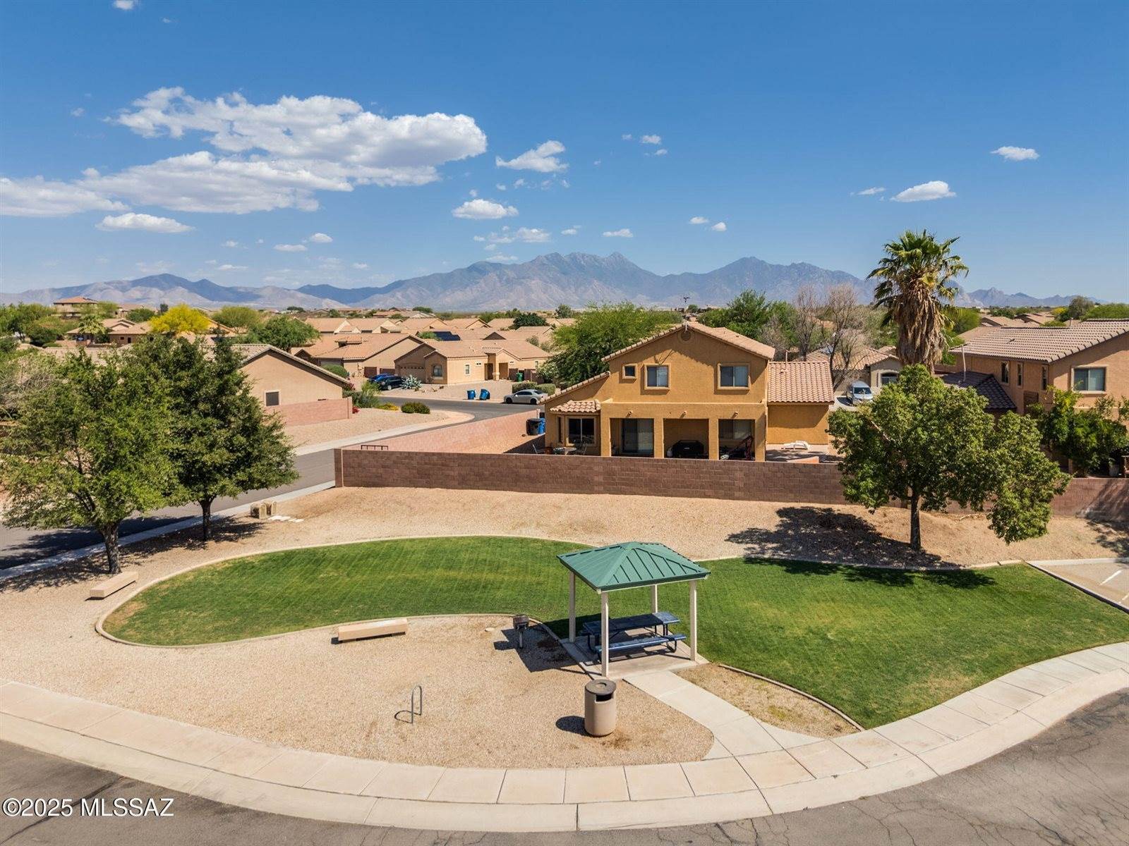 1011 East Providence Canyon Drive, Sahuarita, AZ 85629