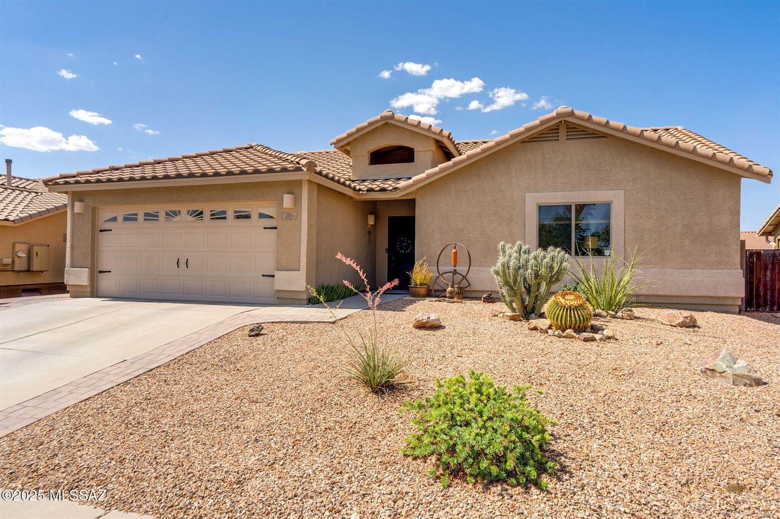1011 East Providence Canyon Drive, Sahuarita, AZ 85629