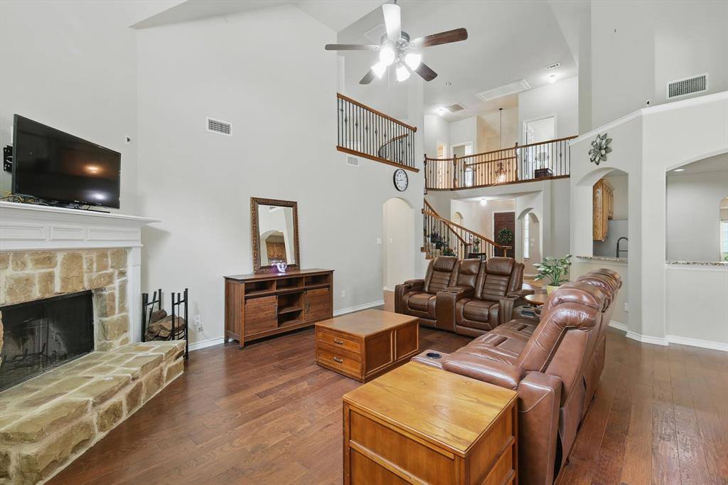 2959 Crystal Way, Grand Prairie, TX 75052