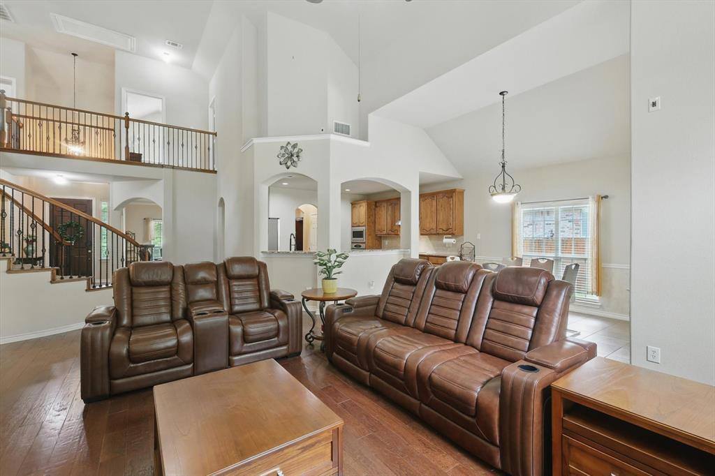 2959 Crystal Way, Grand Prairie, TX 75052