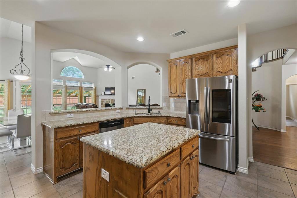 2959 Crystal Way, Grand Prairie, TX 75052