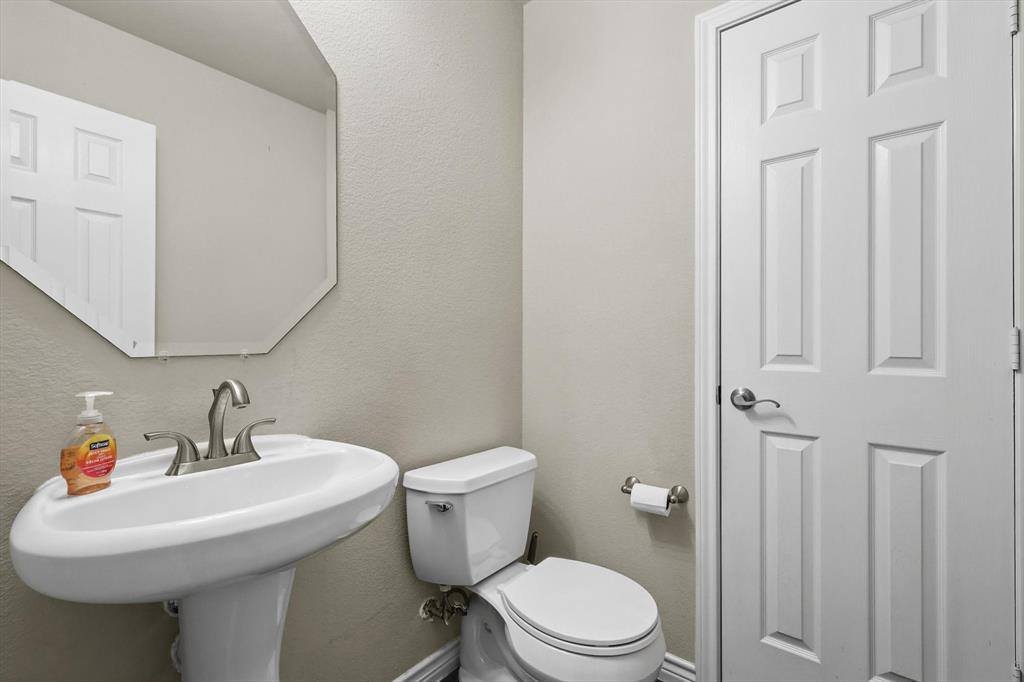 2959 Crystal Way, Grand Prairie, TX 75052