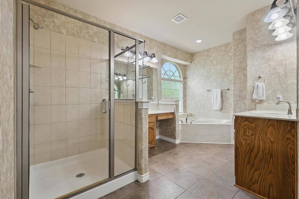 2959 Crystal Way, Grand Prairie, TX 75052