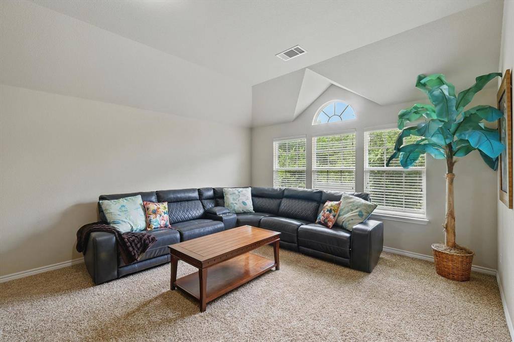 2959 Crystal Way, Grand Prairie, TX 75052