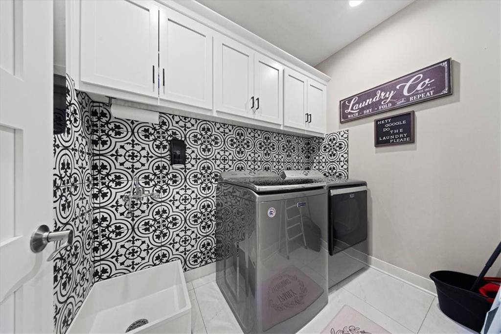 5645 Legler Street, Shawnee, KS 66217