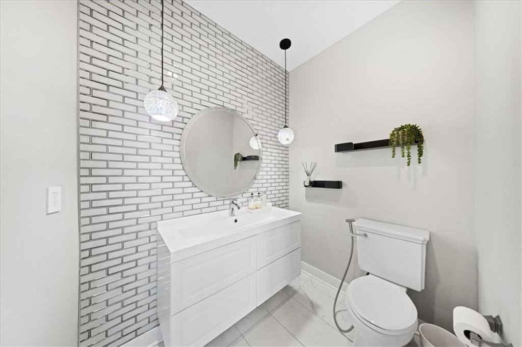 5645 Legler Street, Shawnee, KS 66217