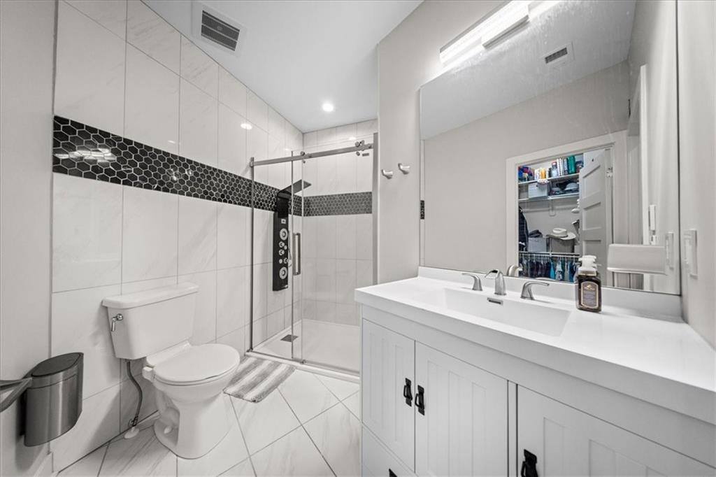 5645 Legler Street, Shawnee, KS 66217