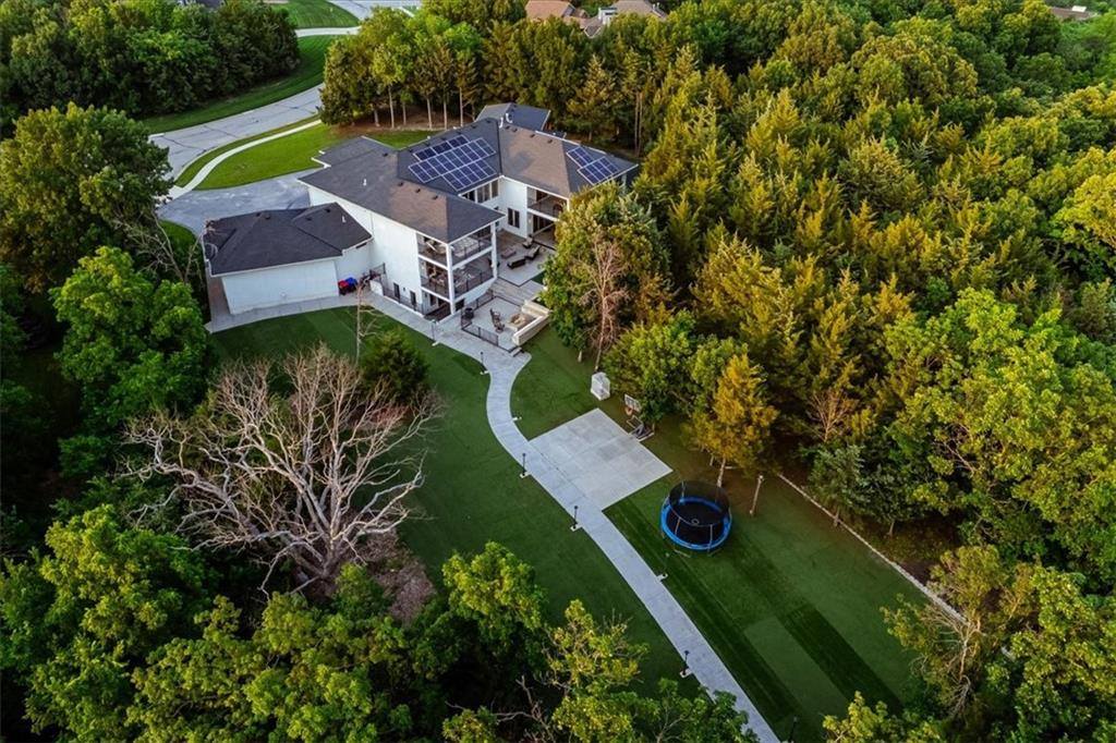 5645 Legler Street, Shawnee, KS 66217