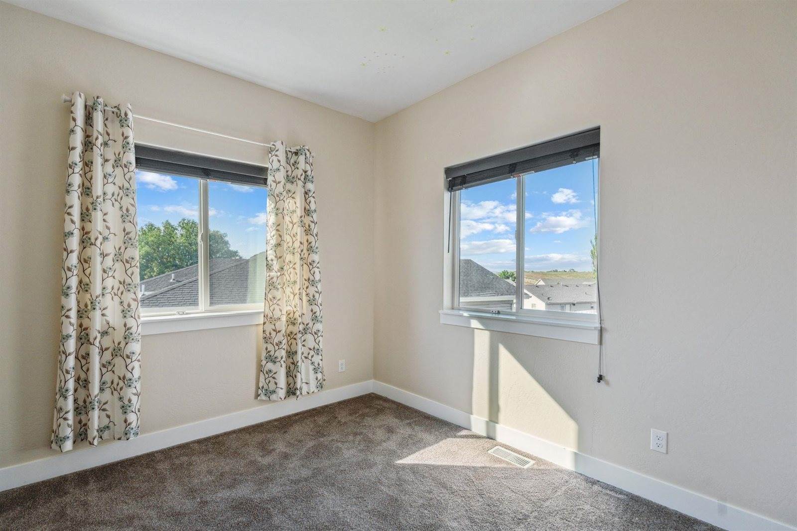 112 Summer Court, American Falls, ID 83211