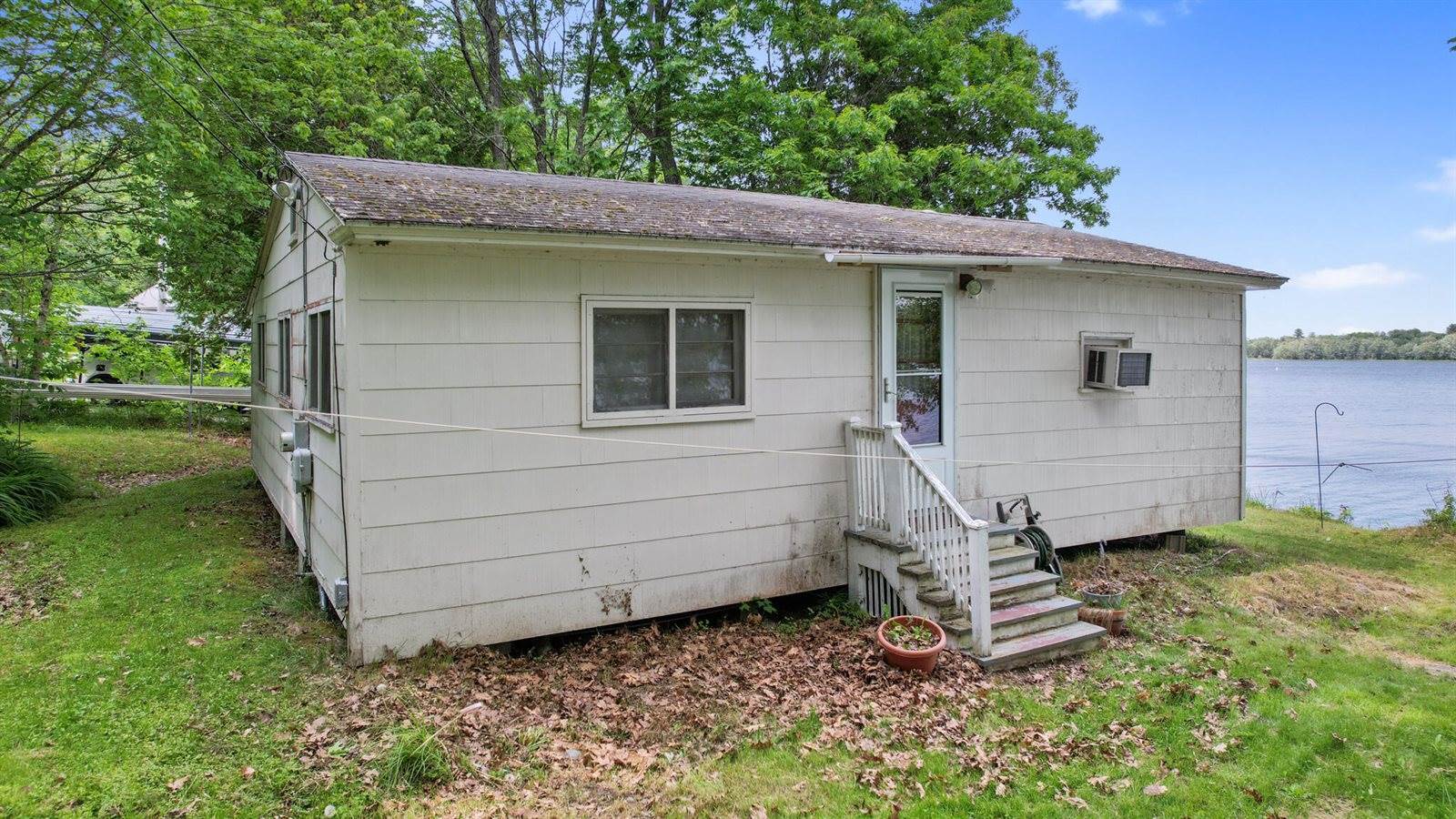 19 Davis Lane, Burnham, ME 04922