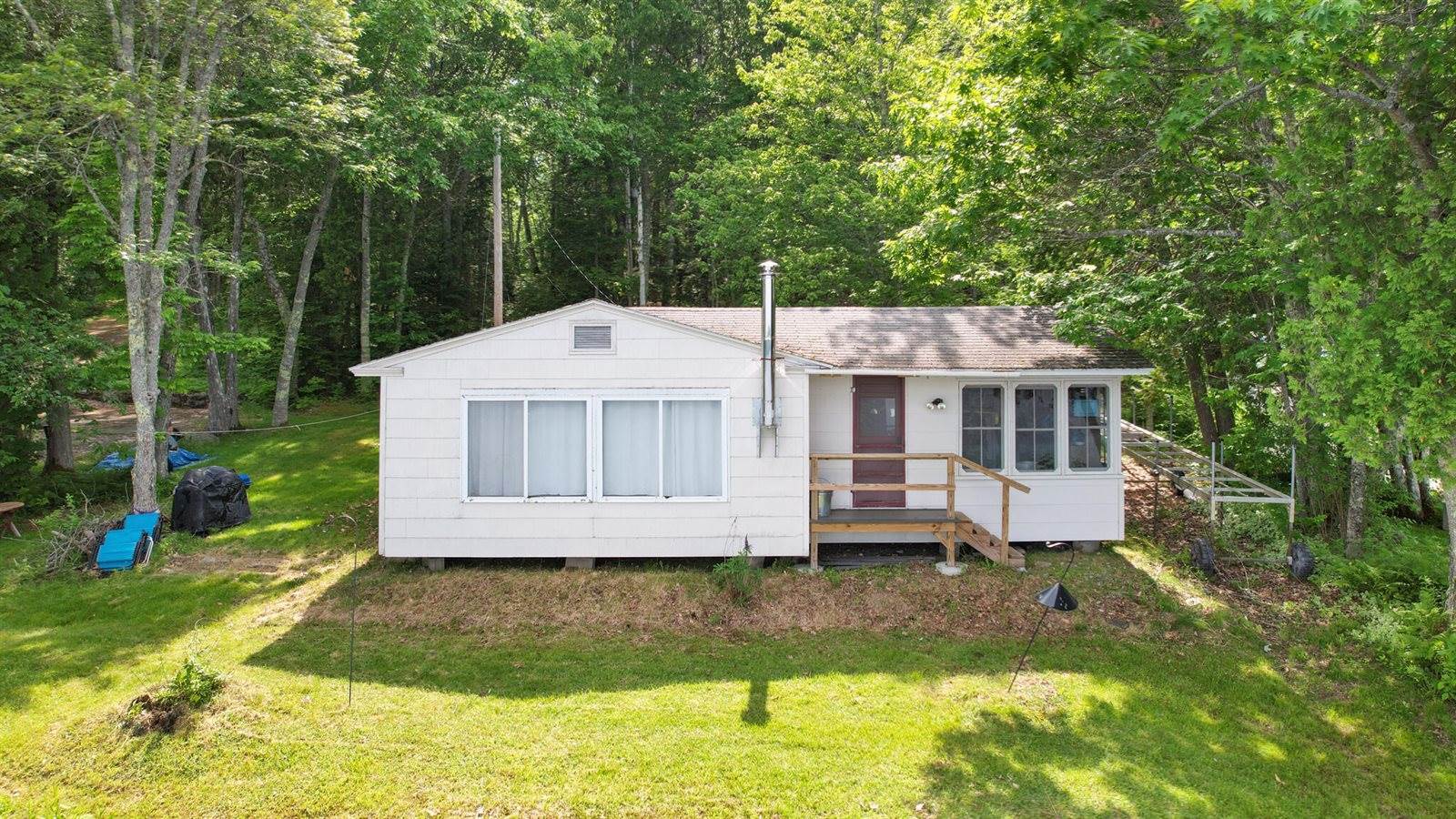 19 Davis Lane, Burnham, ME 04922