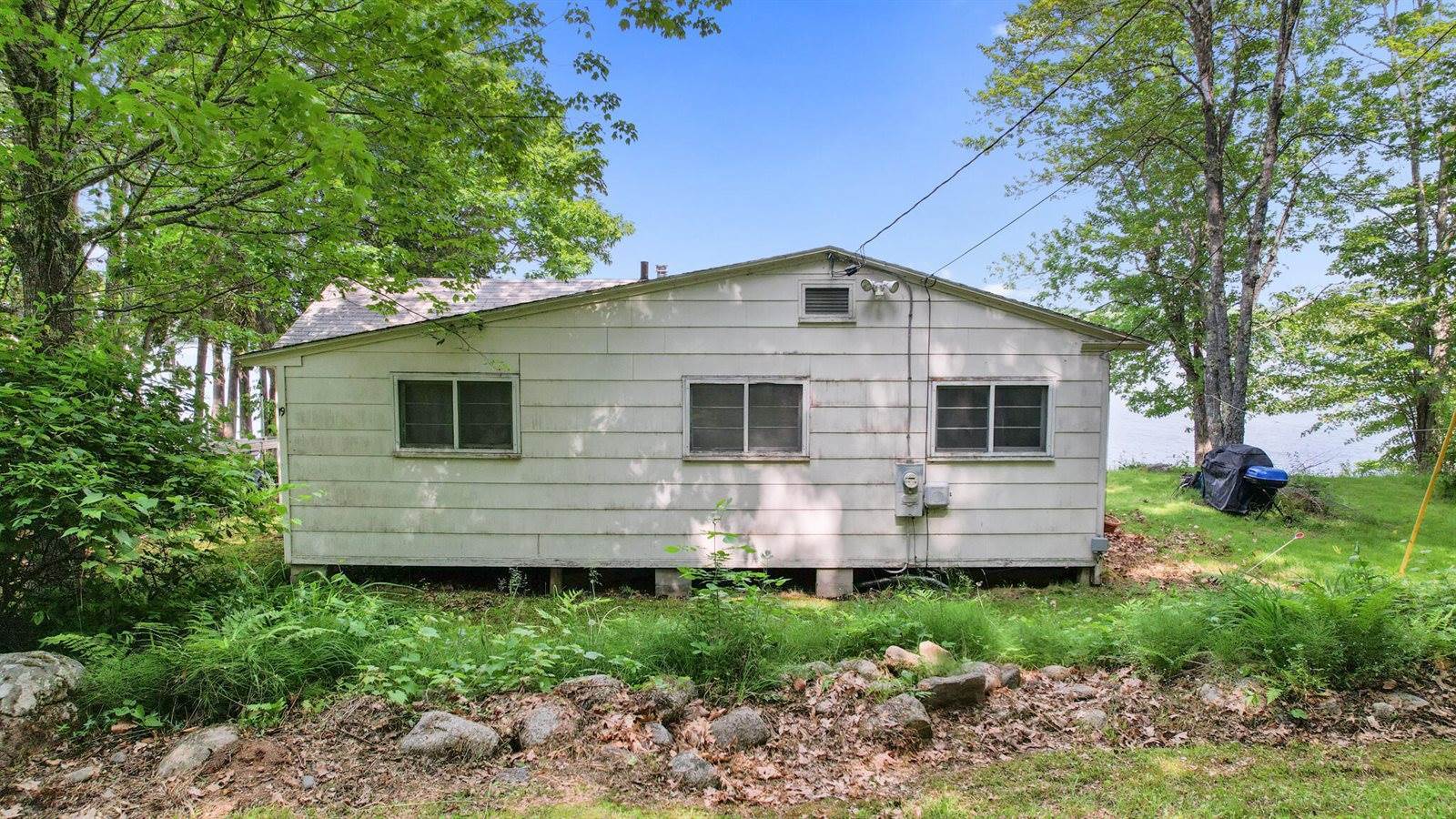 19 Davis Lane, Burnham, ME 04922