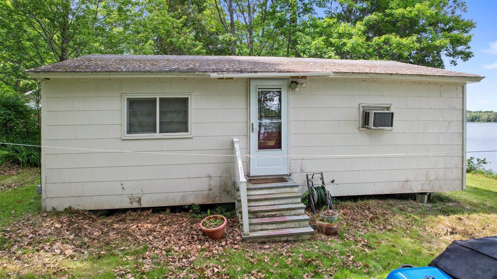 19 Davis Lane, Burnham, ME 04922