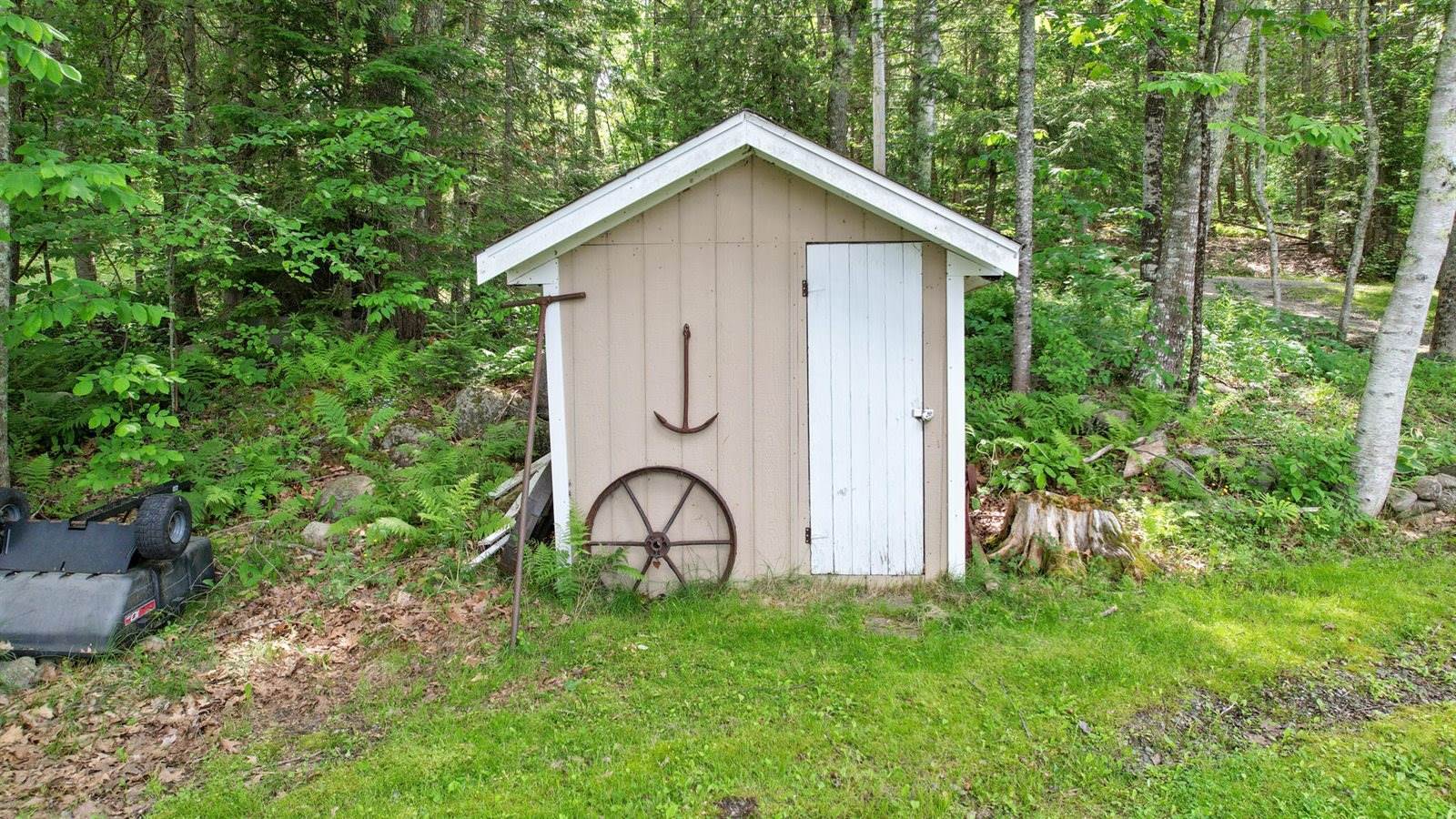 19 Davis Lane, Burnham, ME 04922