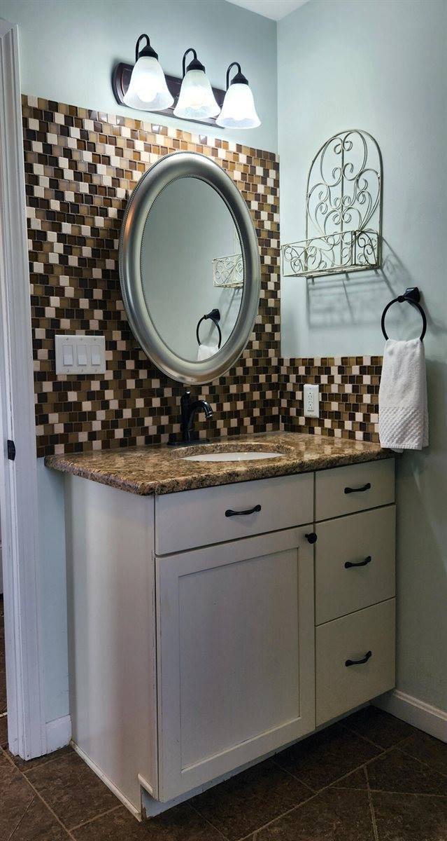 3030 Hudson Road, Hudson, ME 04449