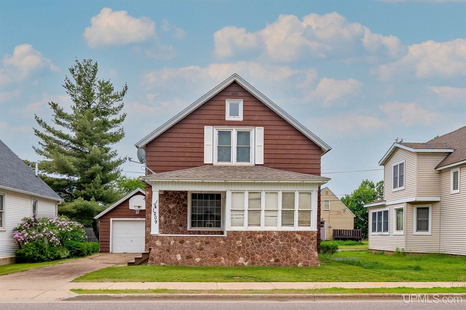 1209 N 3rd Street, Ishpeming, MI 49849