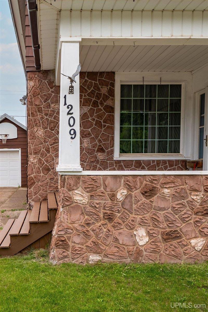 1209 N 3rd Street, Ishpeming, MI 49849