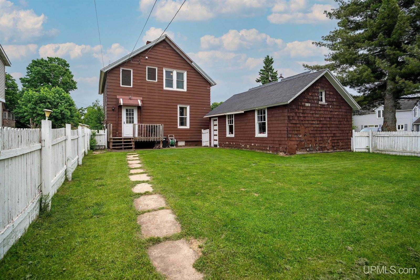 1209 N 3rd Street, Ishpeming, MI 49849