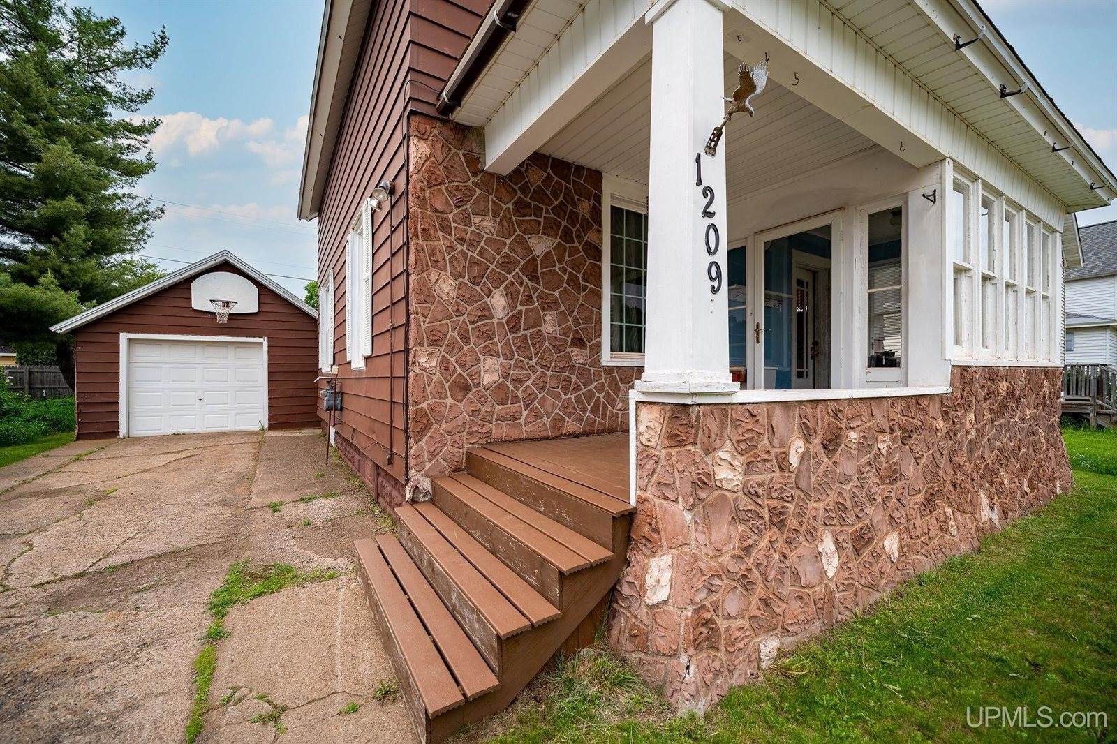 1209 N 3rd Street, Ishpeming, MI 49849