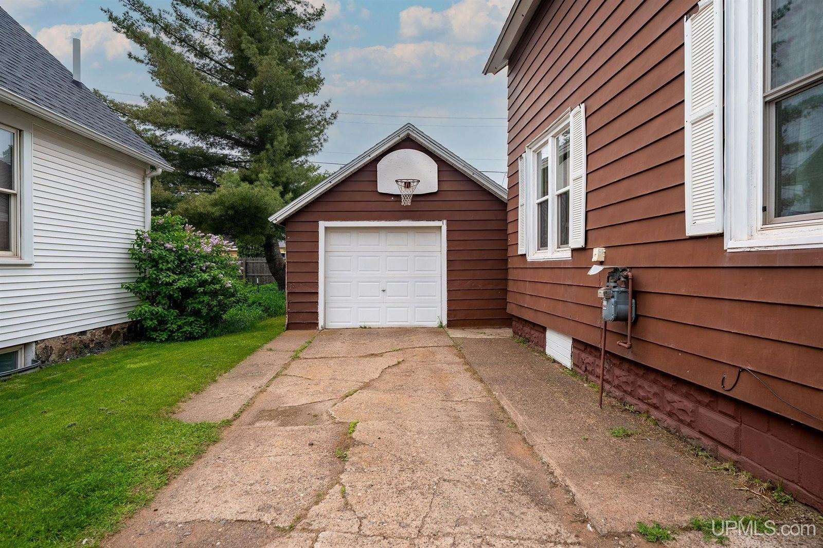 1209 N 3rd Street, Ishpeming, MI 49849