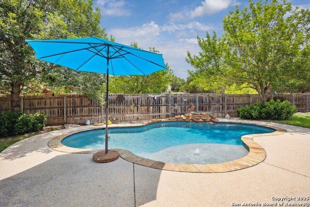 2260 Rocky Ridge Loop, Canyon Lake, TX 78133