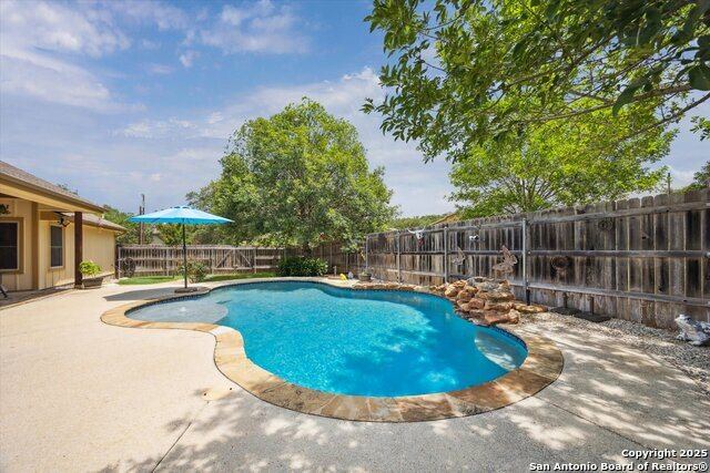 2260 Rocky Ridge Loop, Canyon Lake, TX 78133