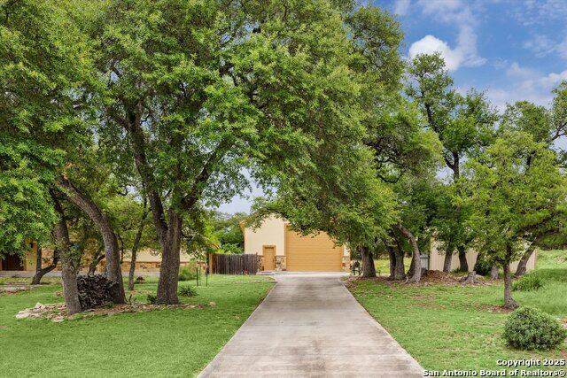 2260 Rocky Ridge Loop, Canyon Lake, TX 78133