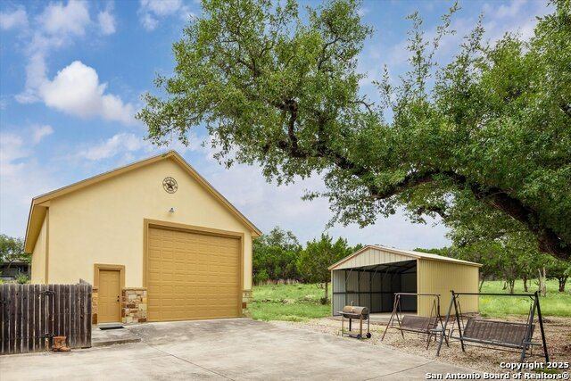 2260 Rocky Ridge Loop, Canyon Lake, TX 78133