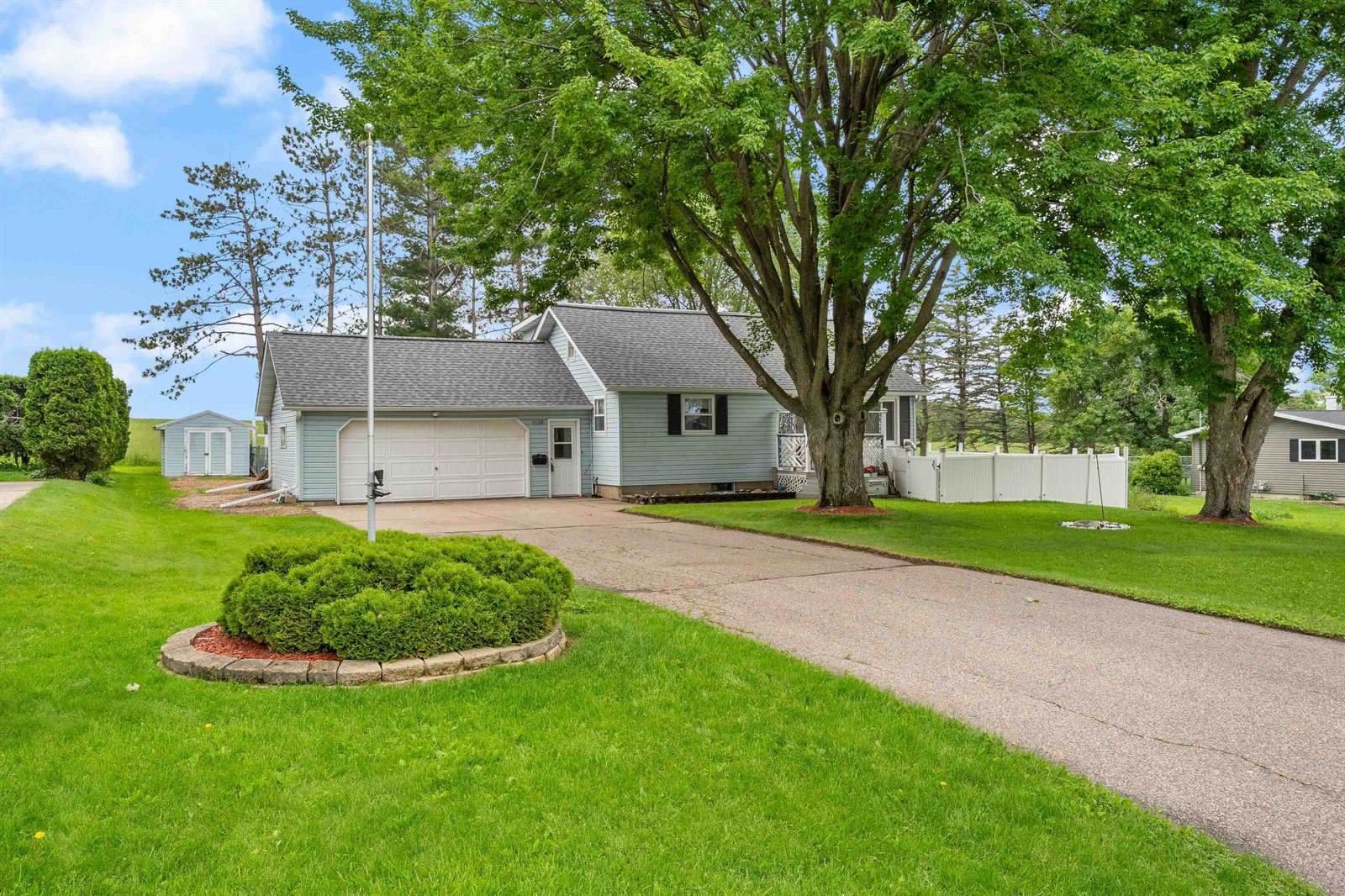 11165 Main Street, Hewitt, WI 54441