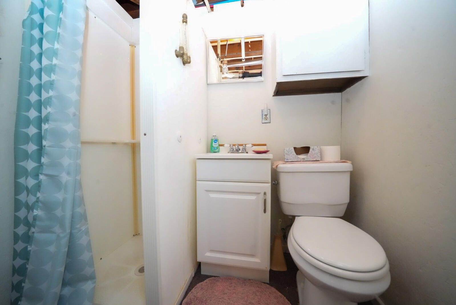 12 Davis Drive, Veazie, ME 04401