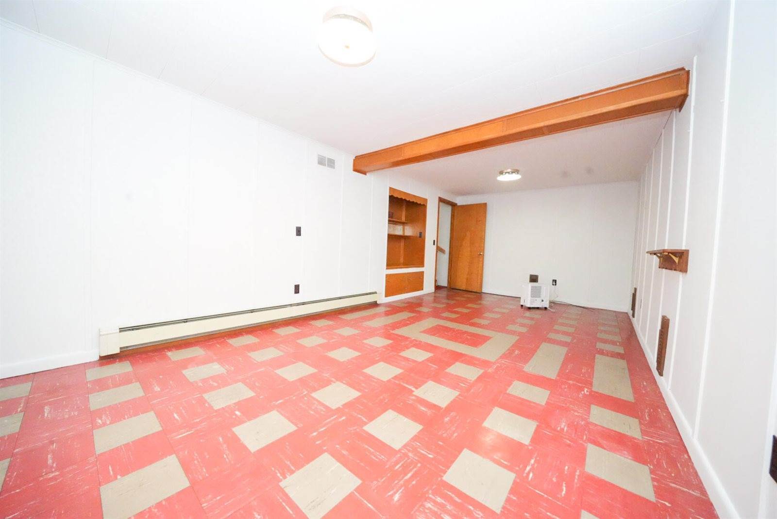 12 Davis Drive, Veazie, ME 04401