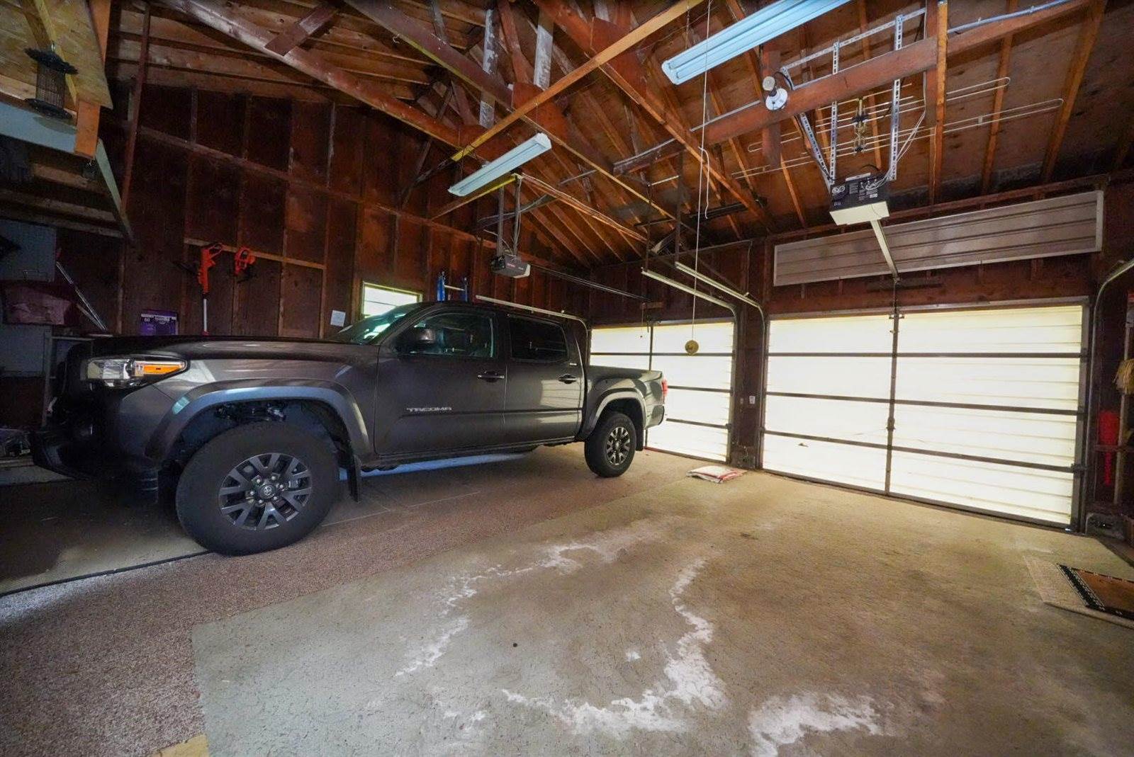 12 Davis Drive, Veazie, ME 04401