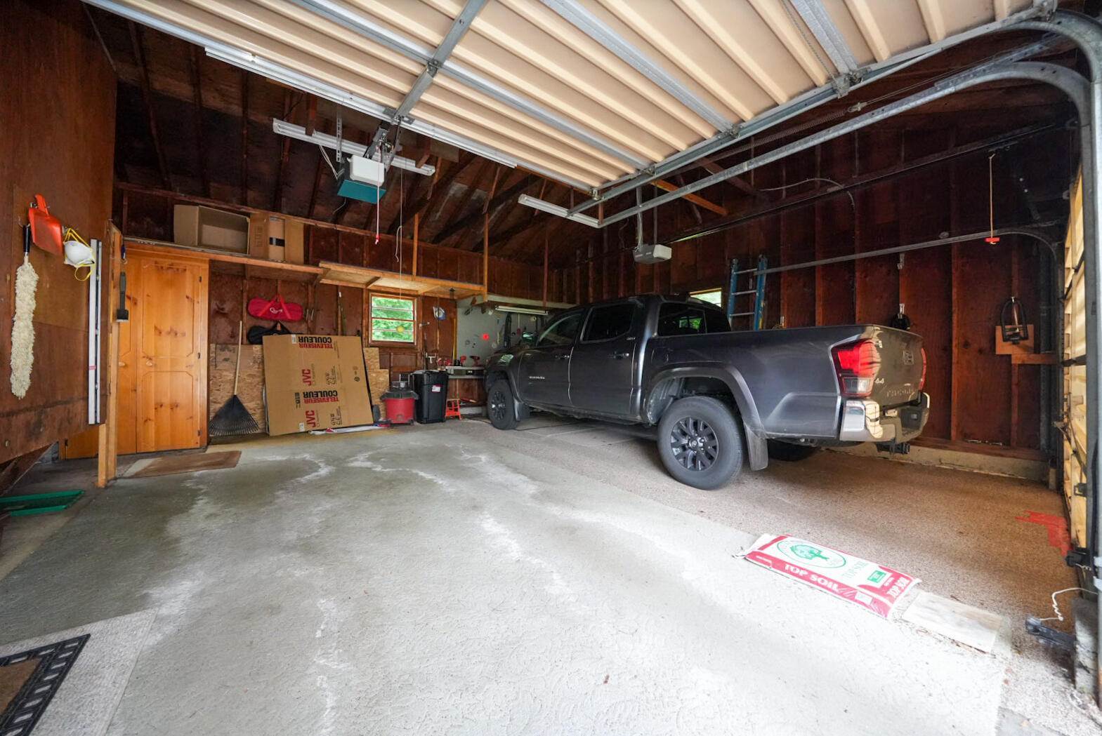 12 Davis Drive, Veazie, ME 04401