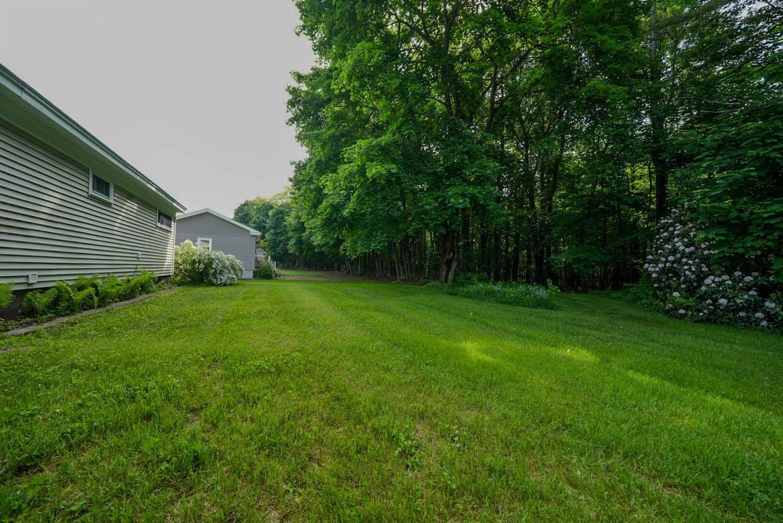 12 Davis Drive, Veazie, ME 04401