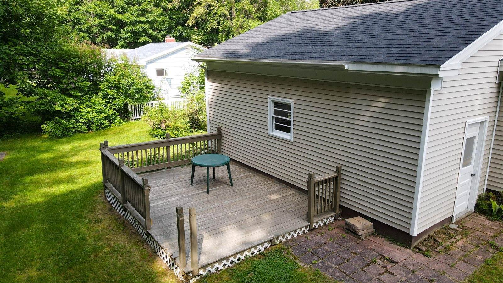 12 Davis Drive, Veazie, ME 04401