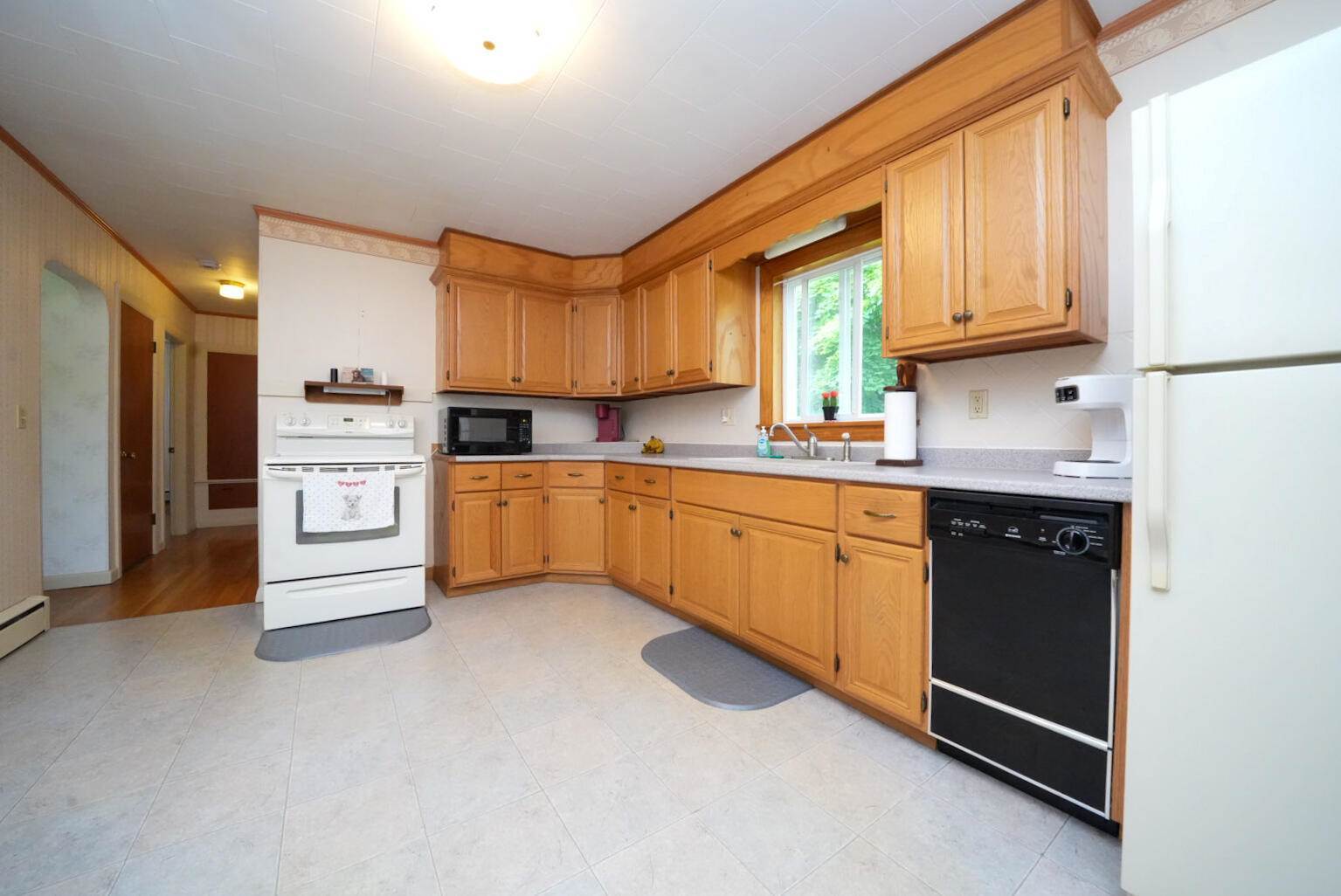 12 Davis Drive, Veazie, ME 04401