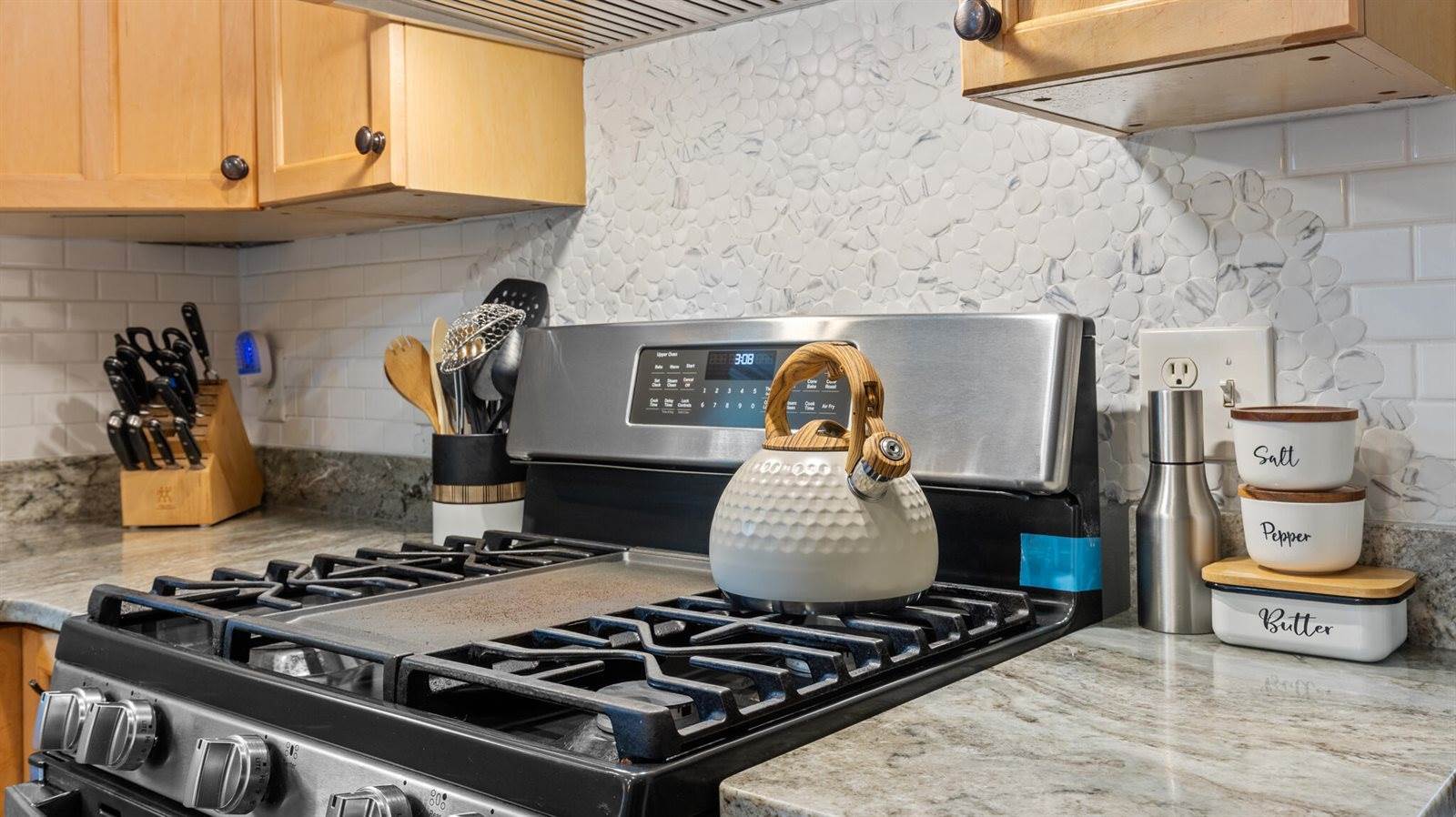 32 Nickerson Road, Searsport, ME 04974