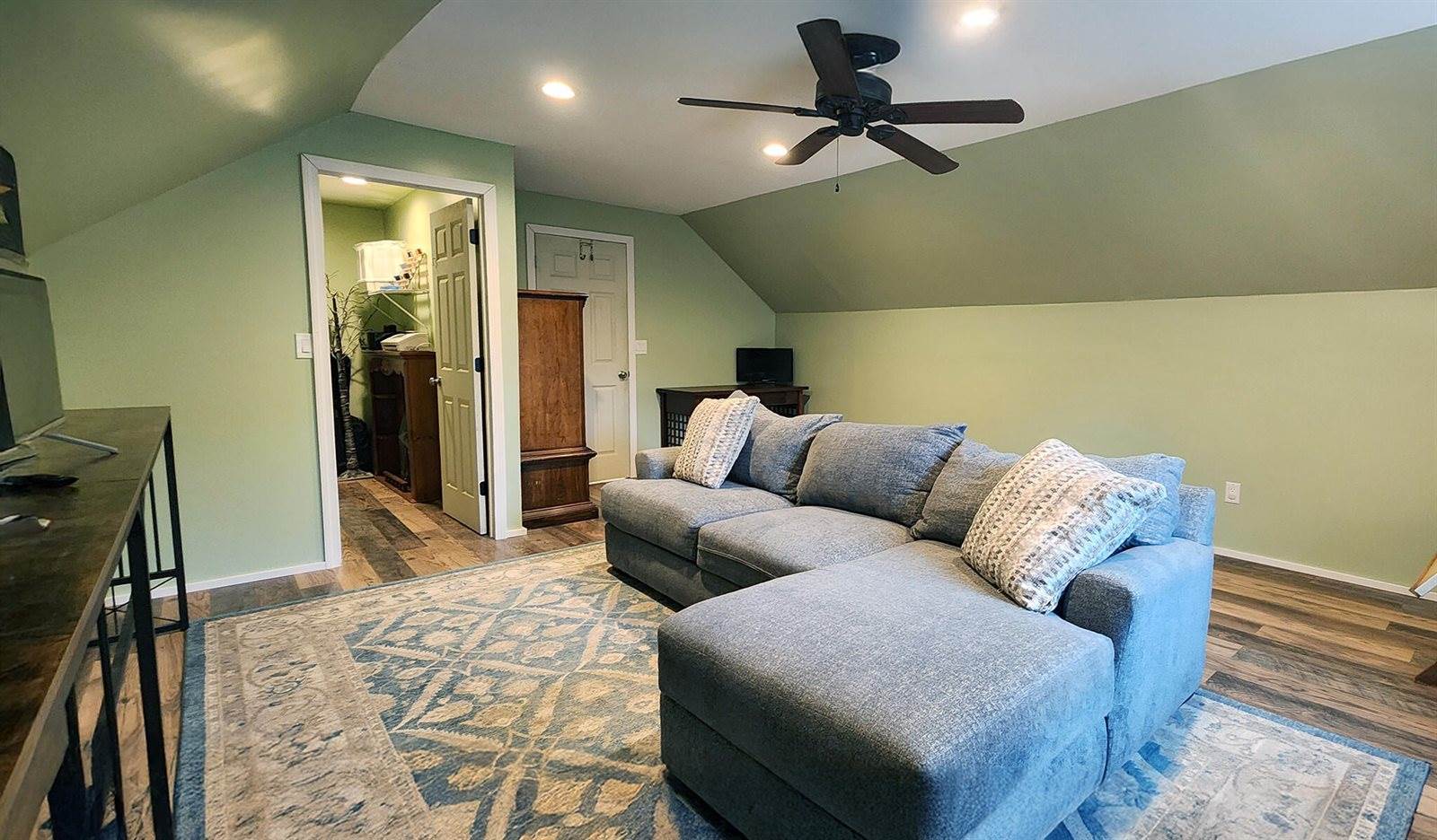 32 Nickerson Road, Searsport, ME 04974