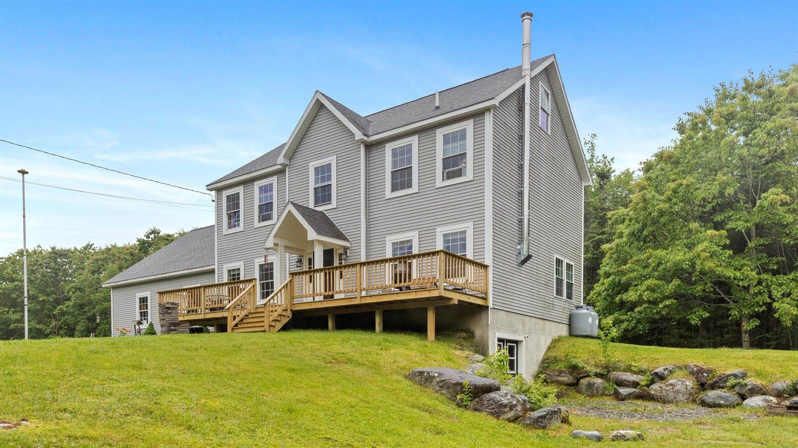 32 Nickerson Road, Searsport, ME 04974
