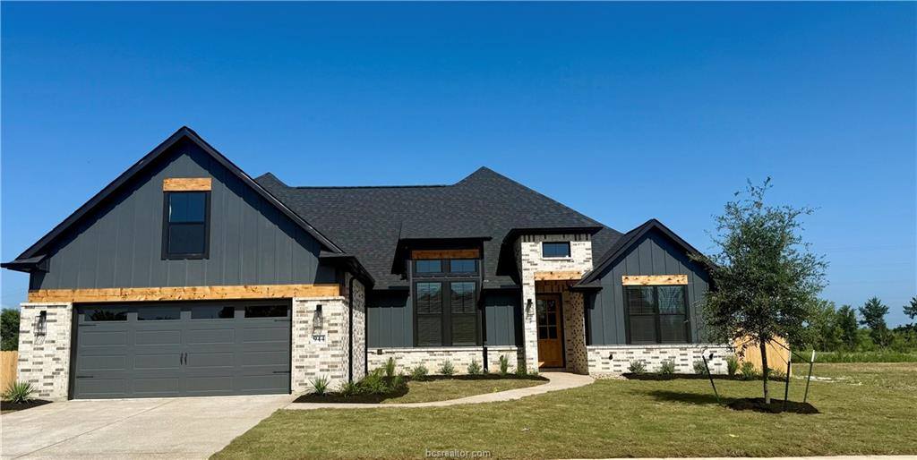 944 Calaveras, College Station, TX 77845