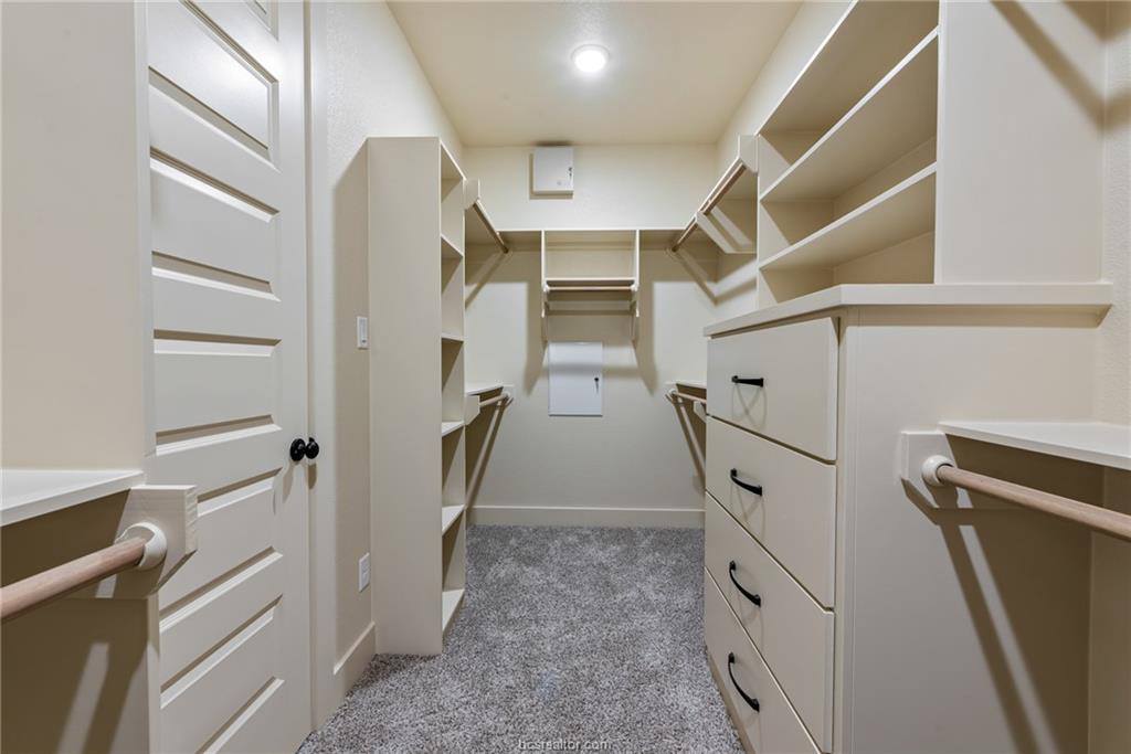 944 Calaveras, College Station, TX 77845