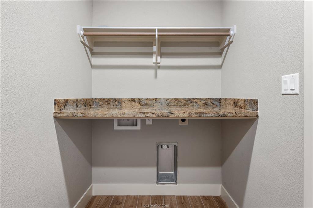 944 Calaveras, College Station, TX 77845