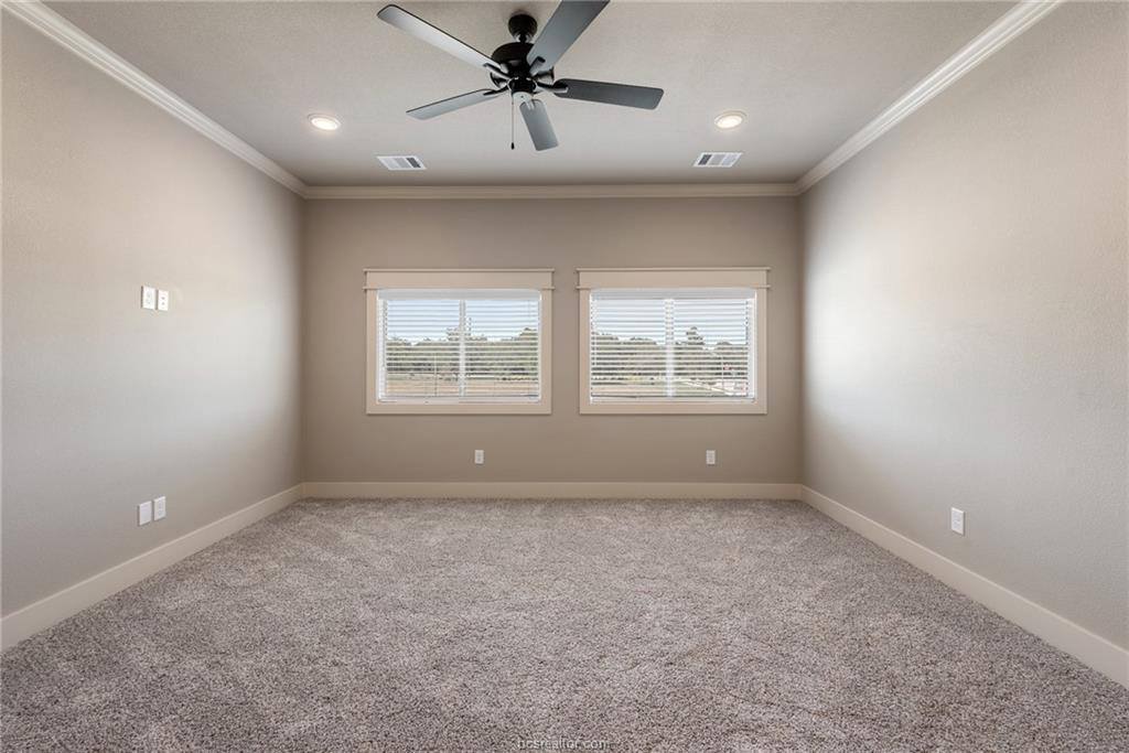 944 Calaveras, College Station, TX 77845