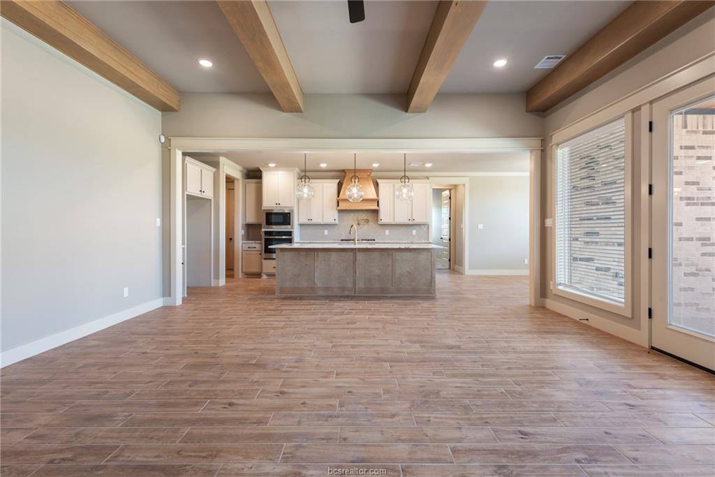 944 Calaveras, College Station, TX 77845